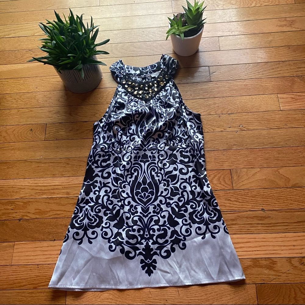 - Cache Sleeveless Top w Beaded Neckline - Picture 9 of 16
